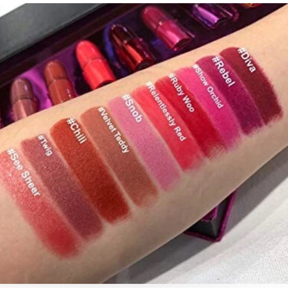 MAC Cosmetics Vibrant Lipstick Collection - Picture 6 of 7